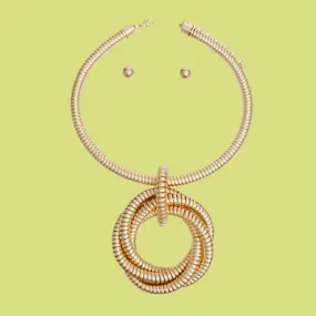 Contemporary Twisted Loop Gold Necklace Set - Fashion-Forward Statement Jewelry for Every Occasion